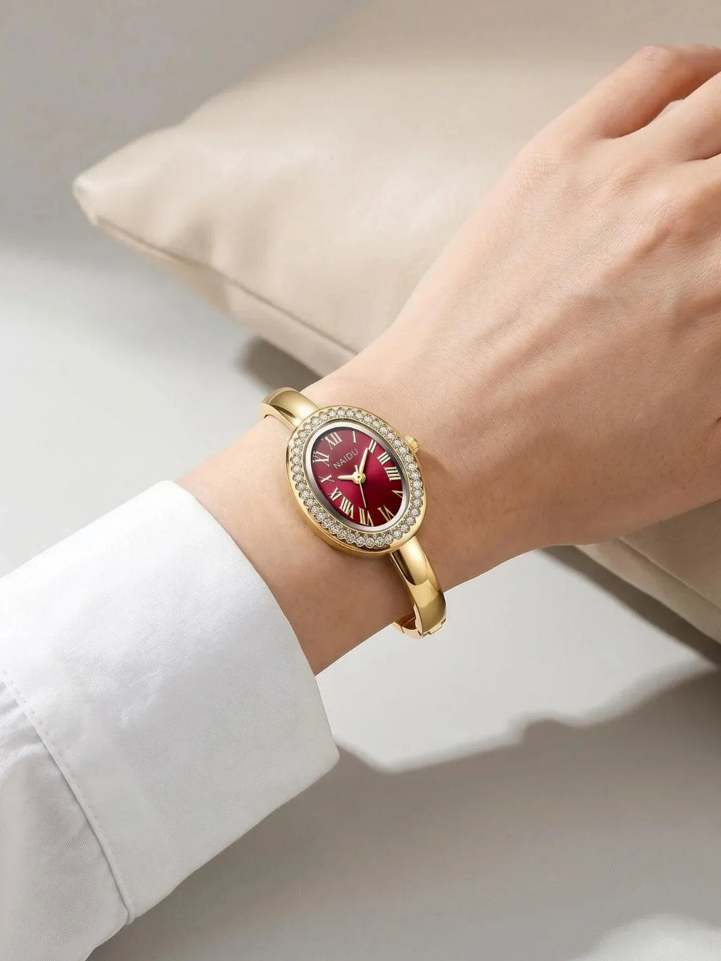 Women's Roman Numeral Quartz Watch – Casual Alloy Timepiece