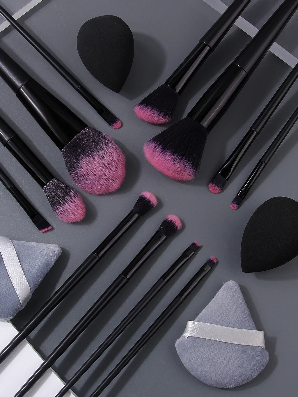 16-Piece Professional Makeup Brush Set – Soft Fluffy Brushes