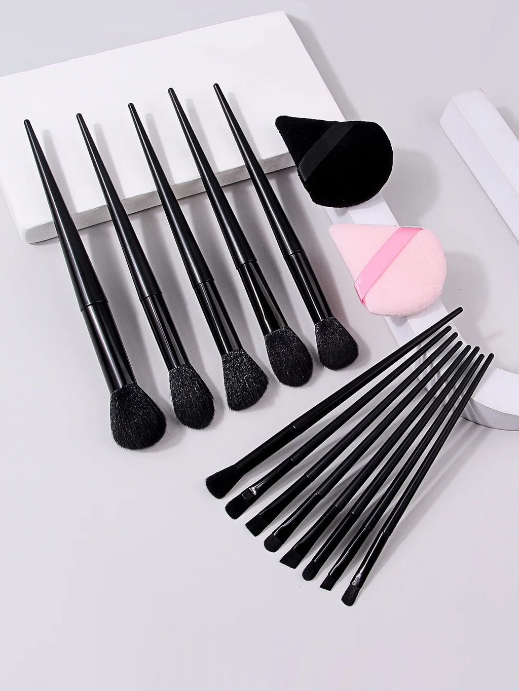 Nixie 15pc Makeup Brush Set – Foundation, Powder & Eyeshadow