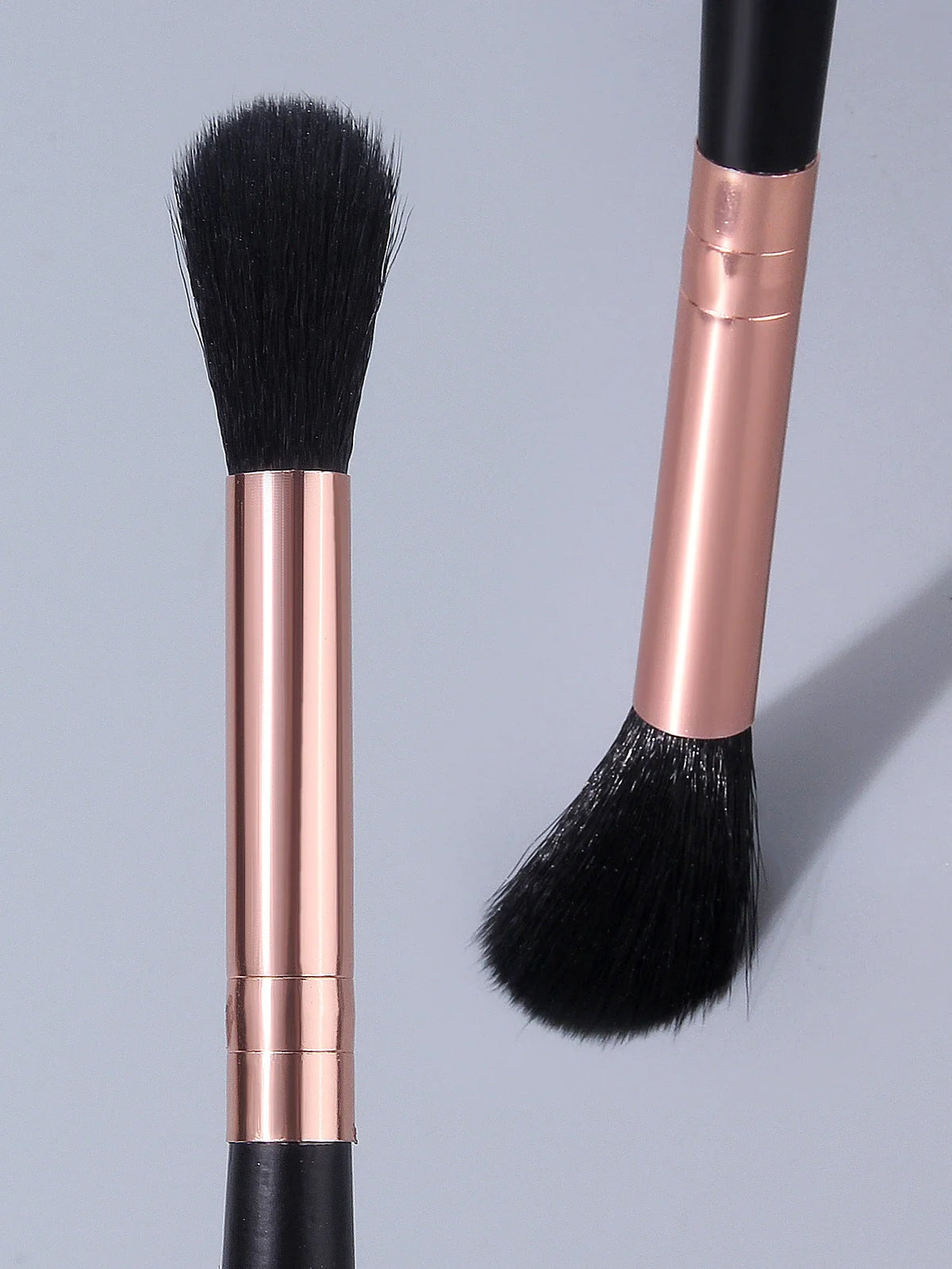 Nixie Multifunctional Highlighter Blush & Contour Makeup Brush