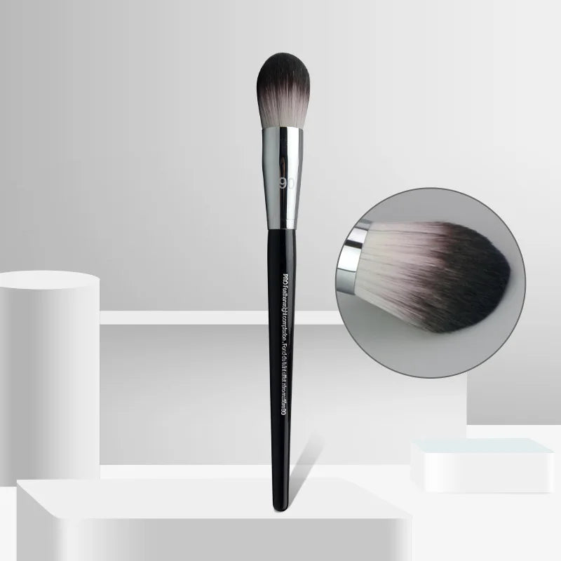 Pro Featherweight Complexion Brush #90 – Foundation & Blush