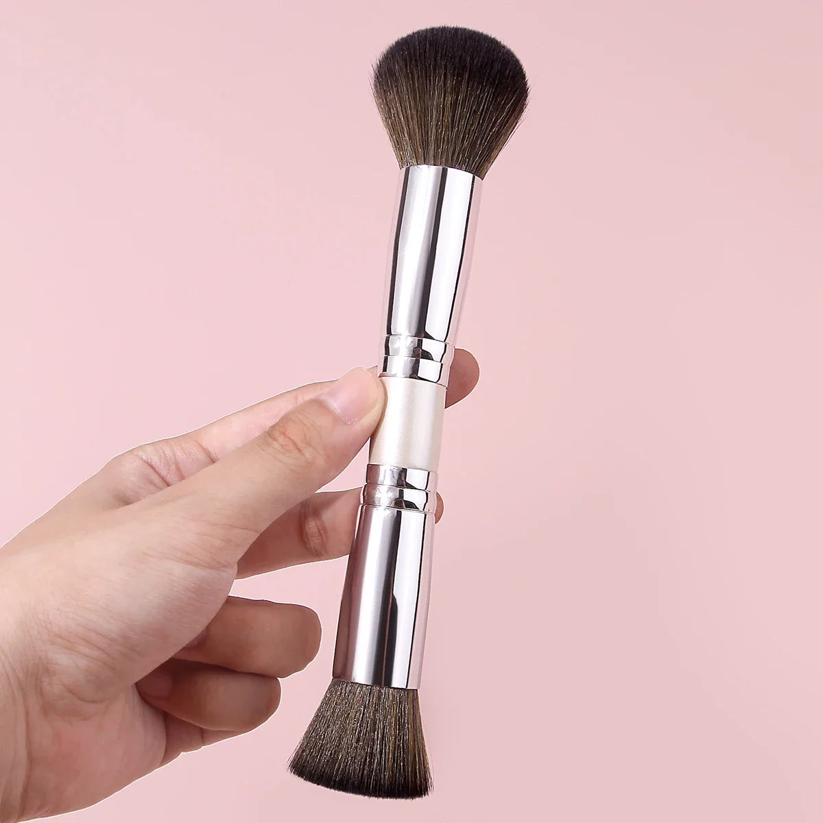 F4 Dual-Ended Makeup Brush – Foundation, Blush & Contour