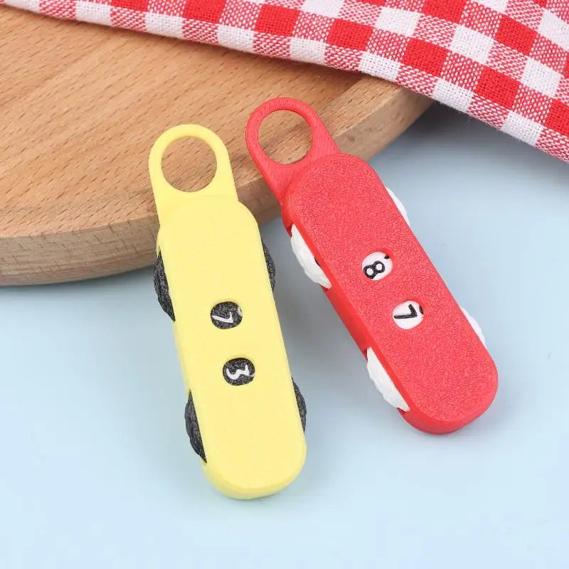 Knitting Stitch Counter with Ergonomic Plastic Needles
