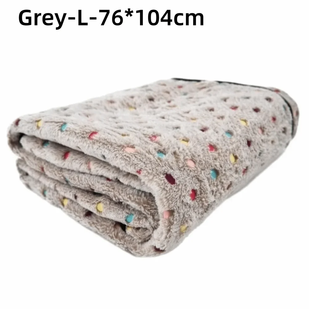 Ultra-Soft Dot Pattern Pet Blanket – Washable Cozy Fleece