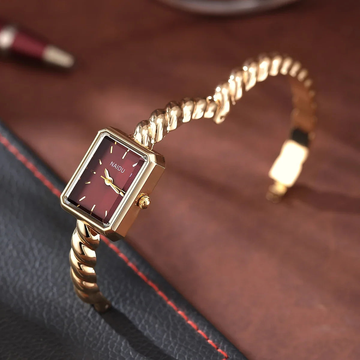 Women's Gold Square Dial Quartz Bracelet Watch – Retro Style