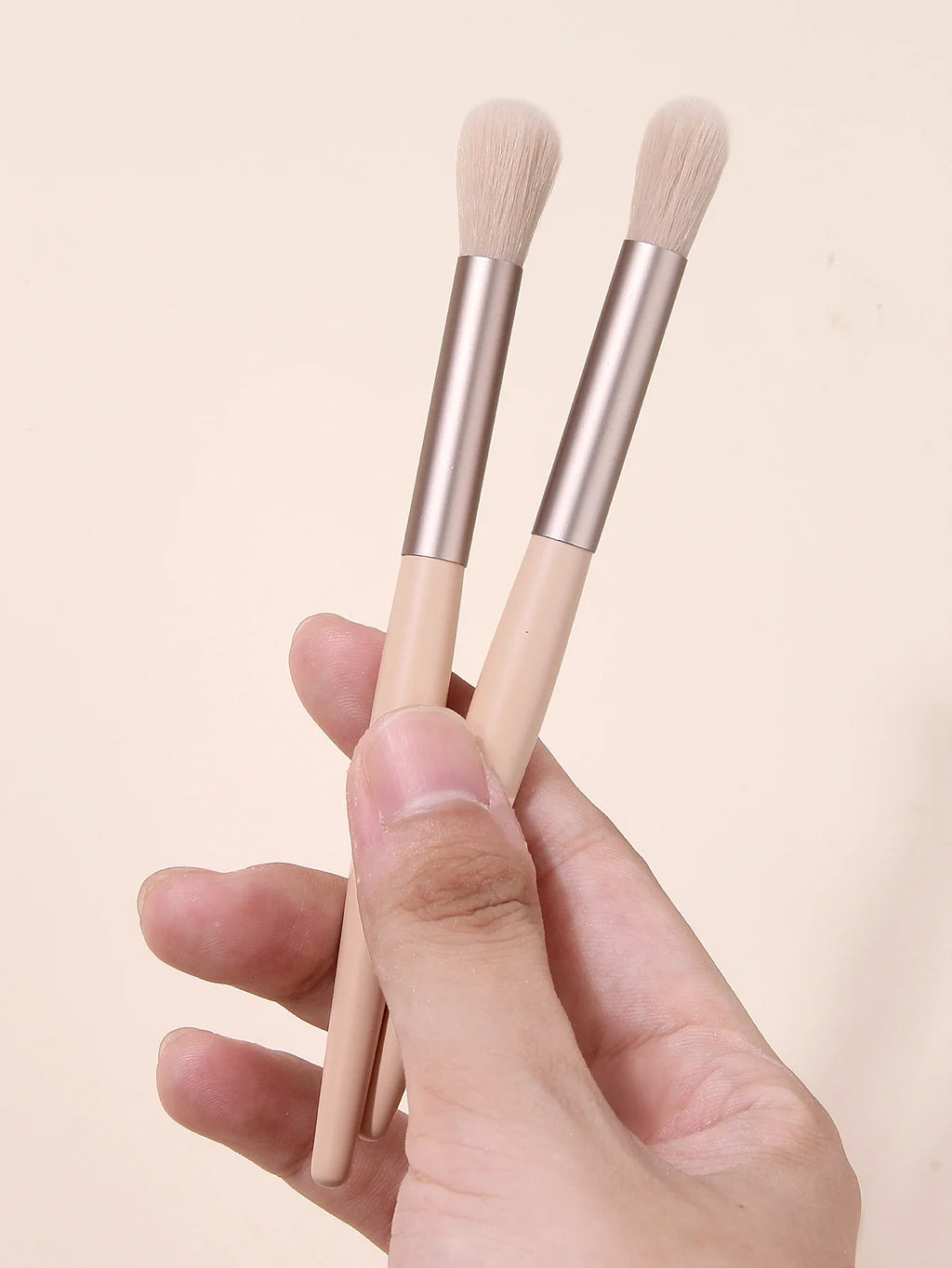 2Pcs Nose Shadow & Highlighting Makeup Brushes – Soft Bristles