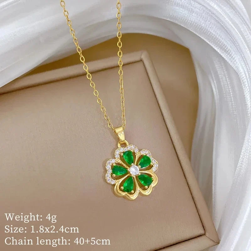 Women's Minimalist Flower Pendant Choker Necklace – Gold