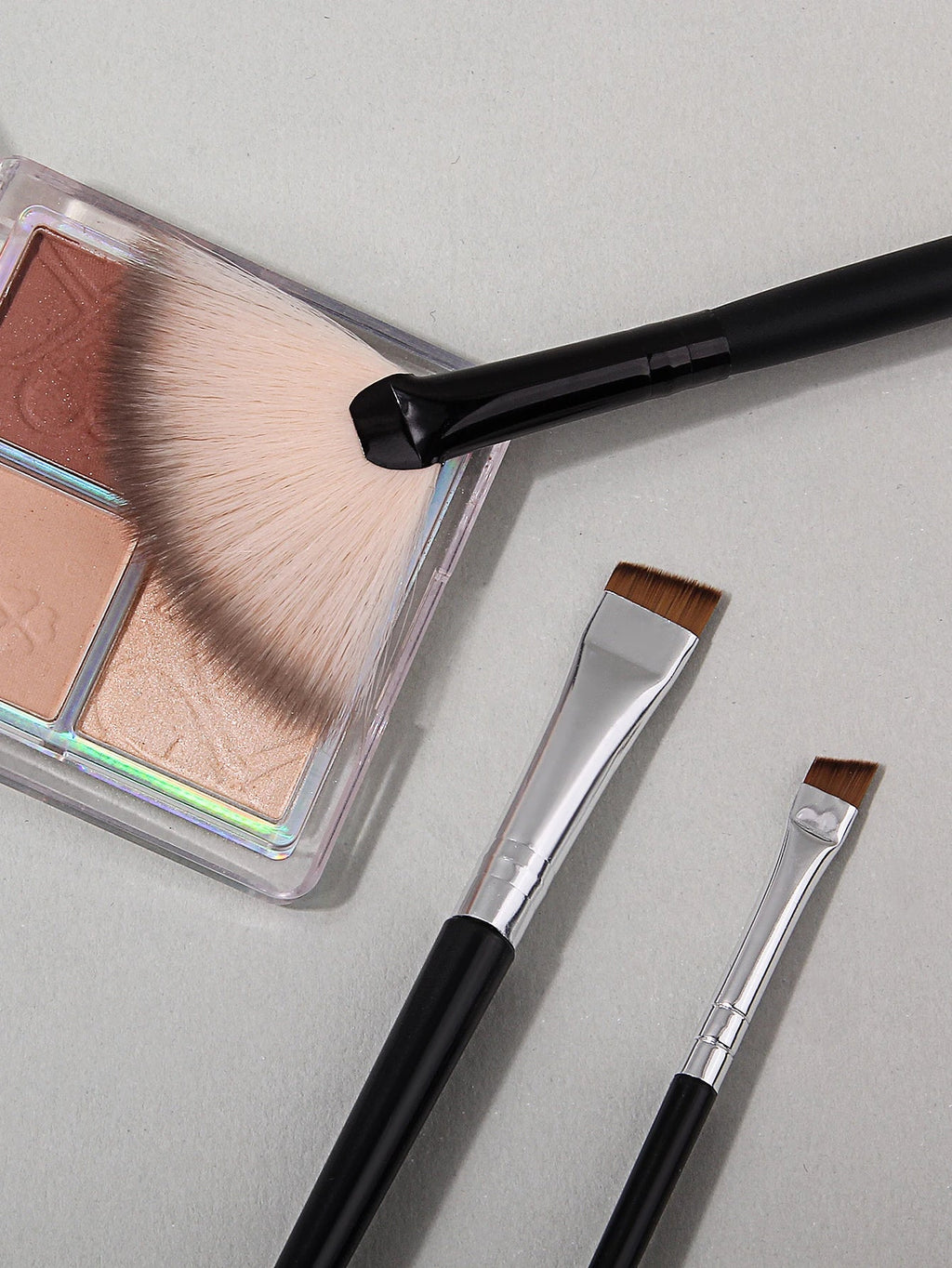 Nixie 3-Piece Makeup Brush Set – Highlighter, Eyebrow & Eyeliner