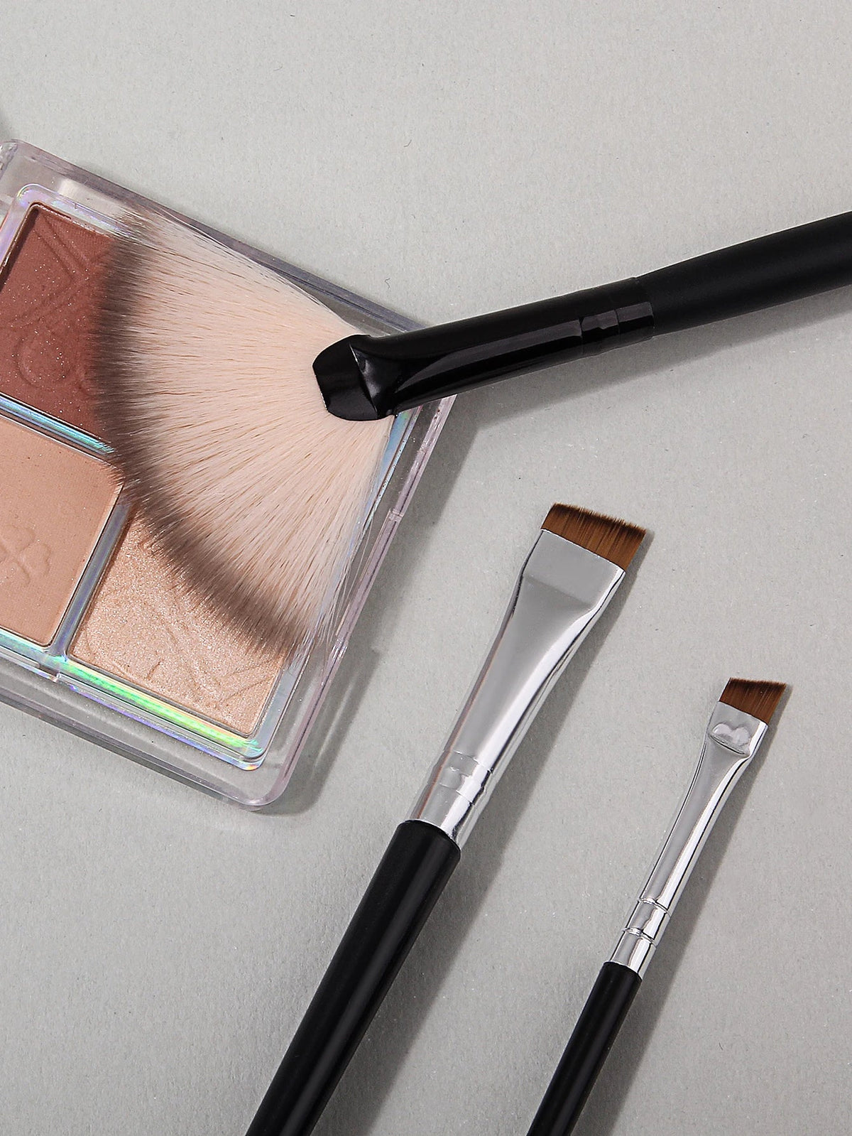 Nixie 3-Piece Makeup Brush Set – Highlighter, Eyebrow & Eyeliner