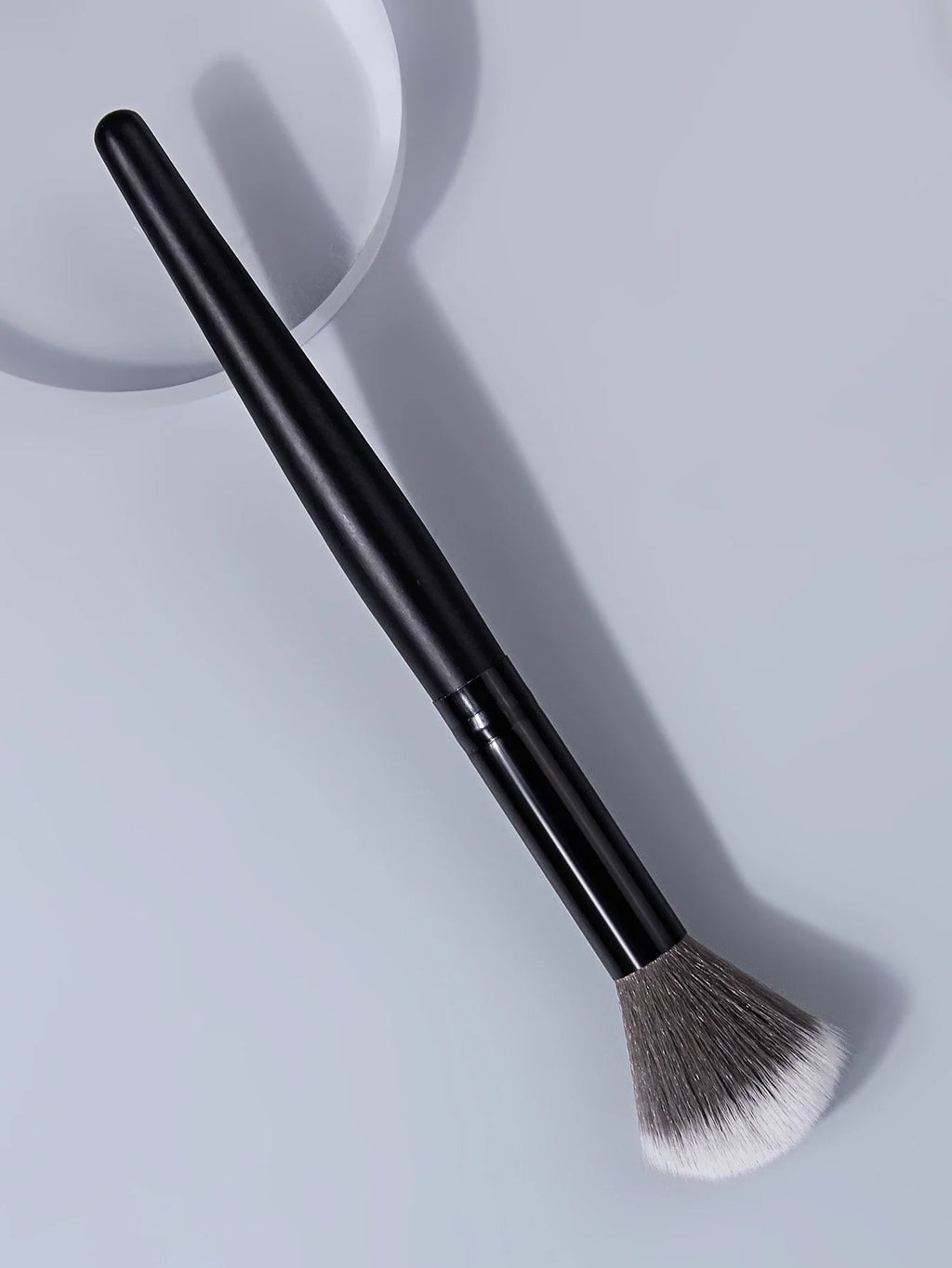 Nixie Highlighter Blush Contour Powder Makeup Brush