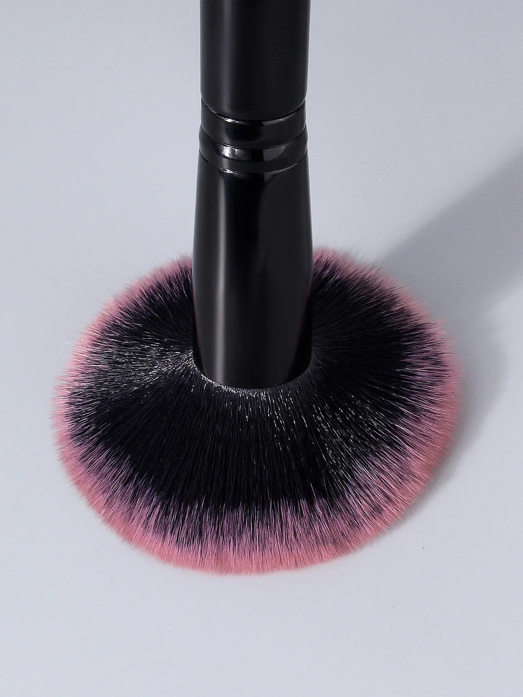 Ultra-Soft Blush Brush – Contour & Powder Makeup Brush
