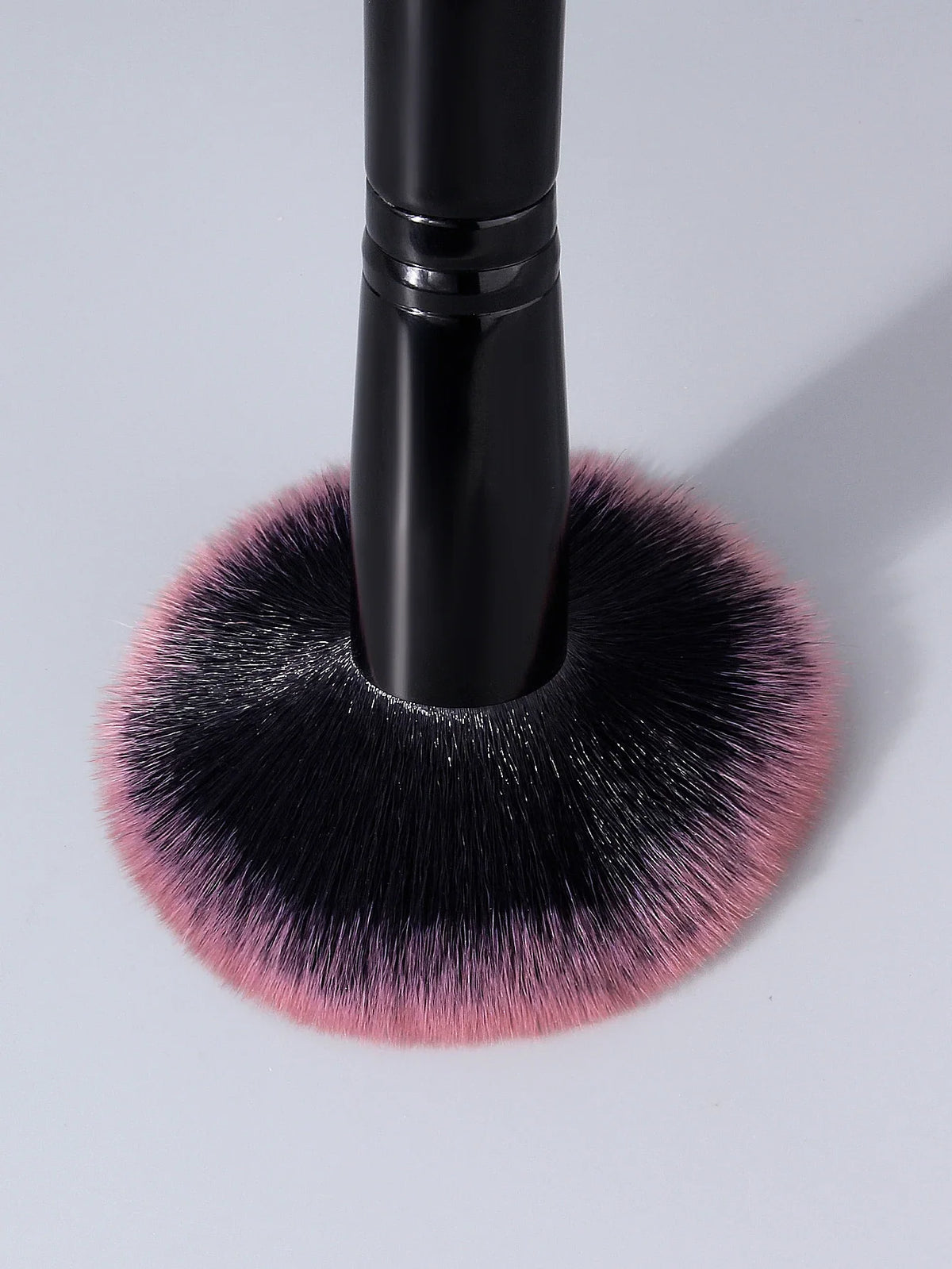 Ultra-Soft Blush Brush – Contour & Powder Makeup Brush
