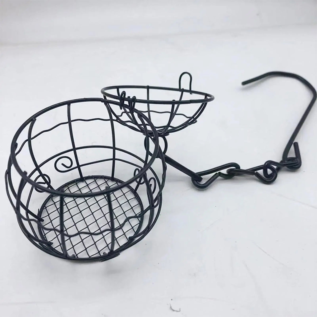 Squirrel-Proof Metal Suet Ball Feeder – Hangable Wild Bird Feeder