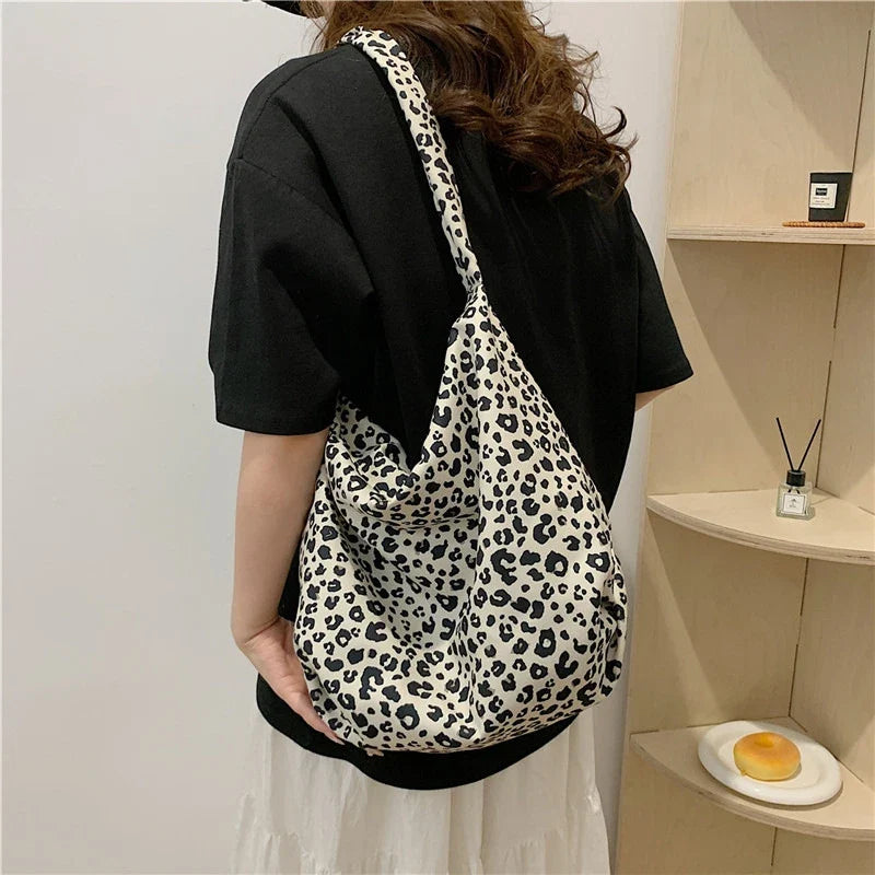 Women's Canvas Dumpling Tote Bag – Japanese Minimalist Style