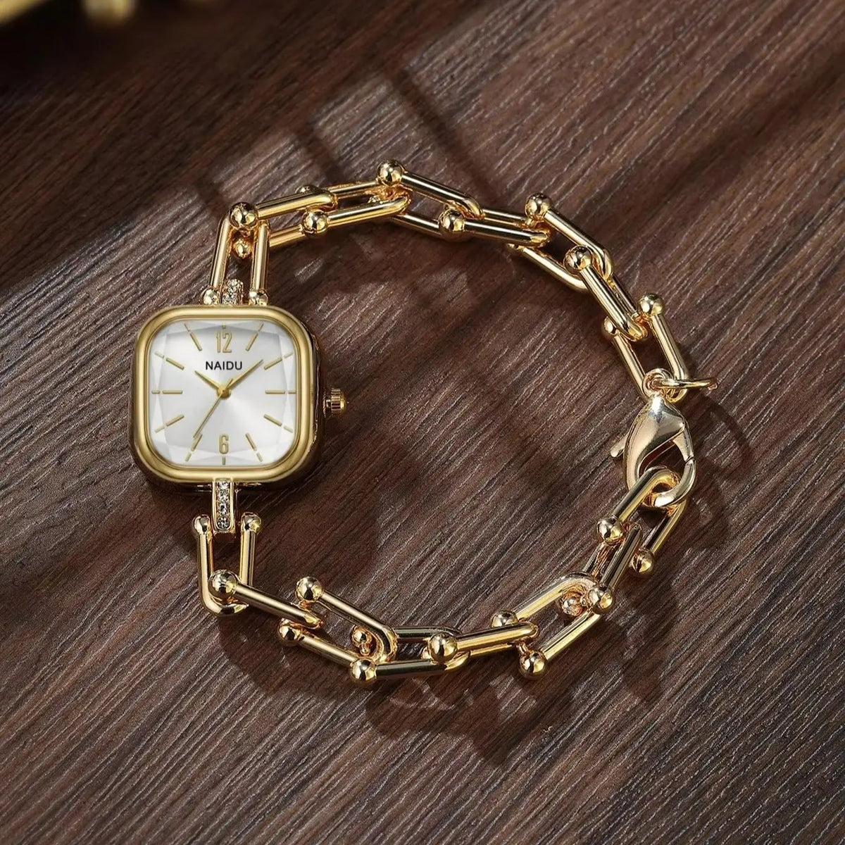Gold Bohemian Retro Women's Quartz Watch – Roman Numeral