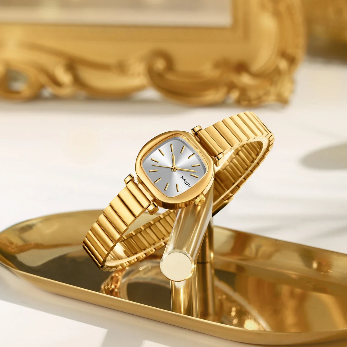Women's Retro Quartz Watch – Stainless Steel Strap & Numberless Dial