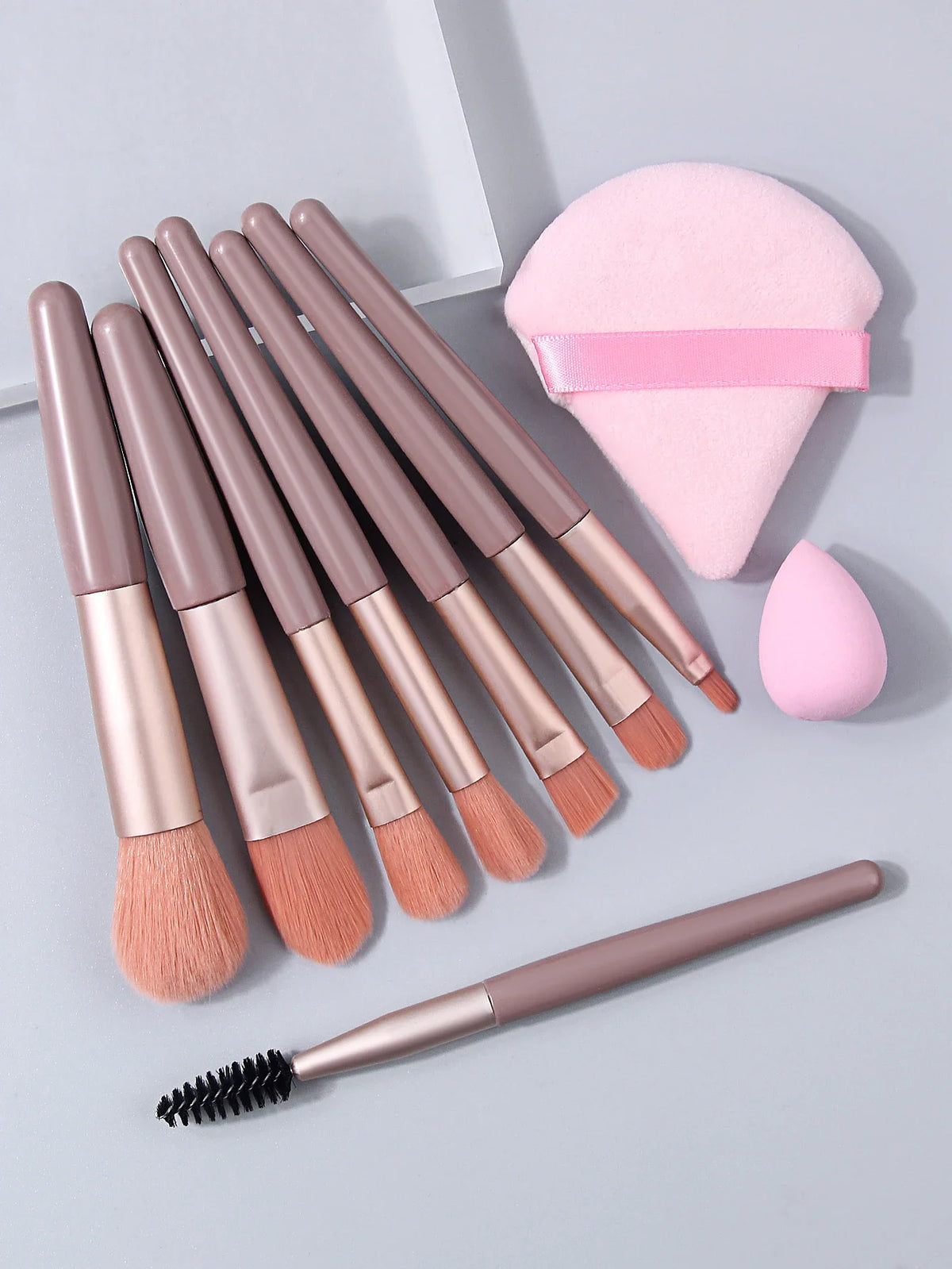 10-Piece Soft Fluffy Makeup Brush Set – Foundation & Blush