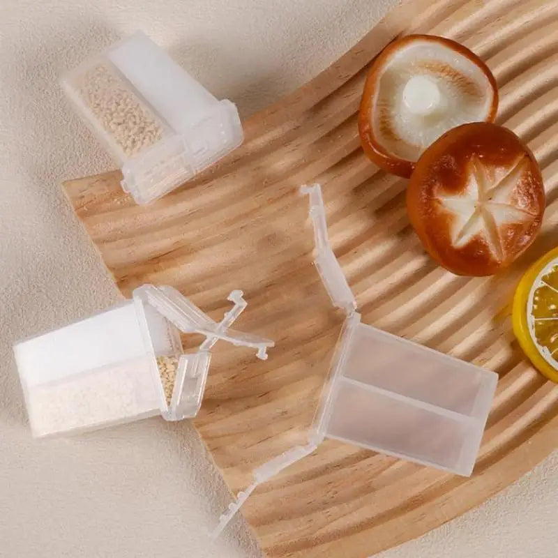 2-in-1 Camping Spice Shaker Dual Compartment Salt & Pepper Jar