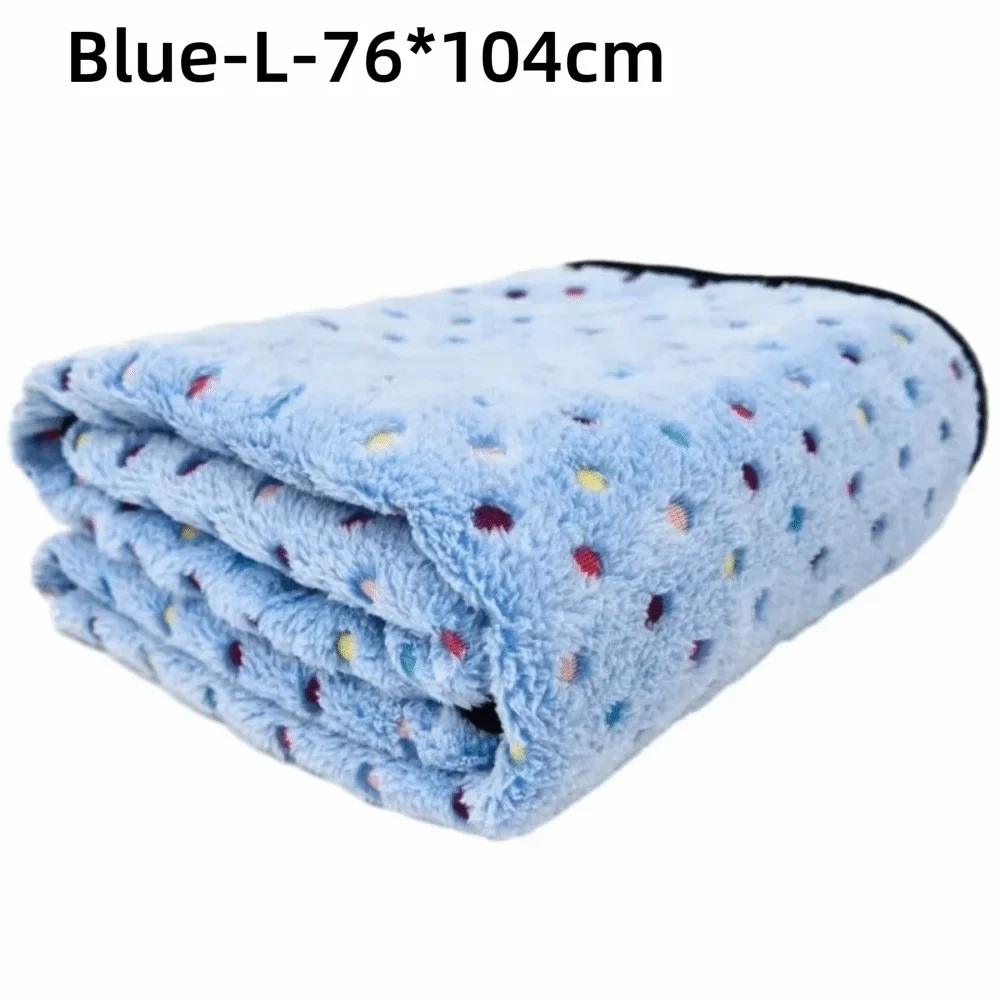 Ultra-Soft Dot Pattern Pet Blanket – Washable Cozy Fleece