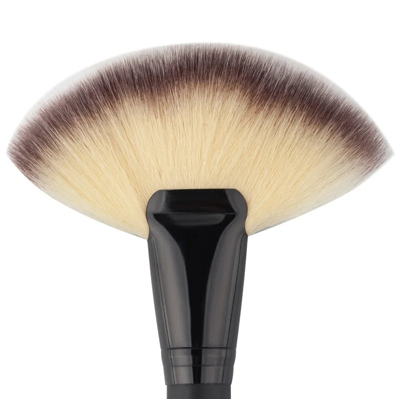 Fan Shape Makeup Brush – Wood Handle & Soft Synthetic Hair