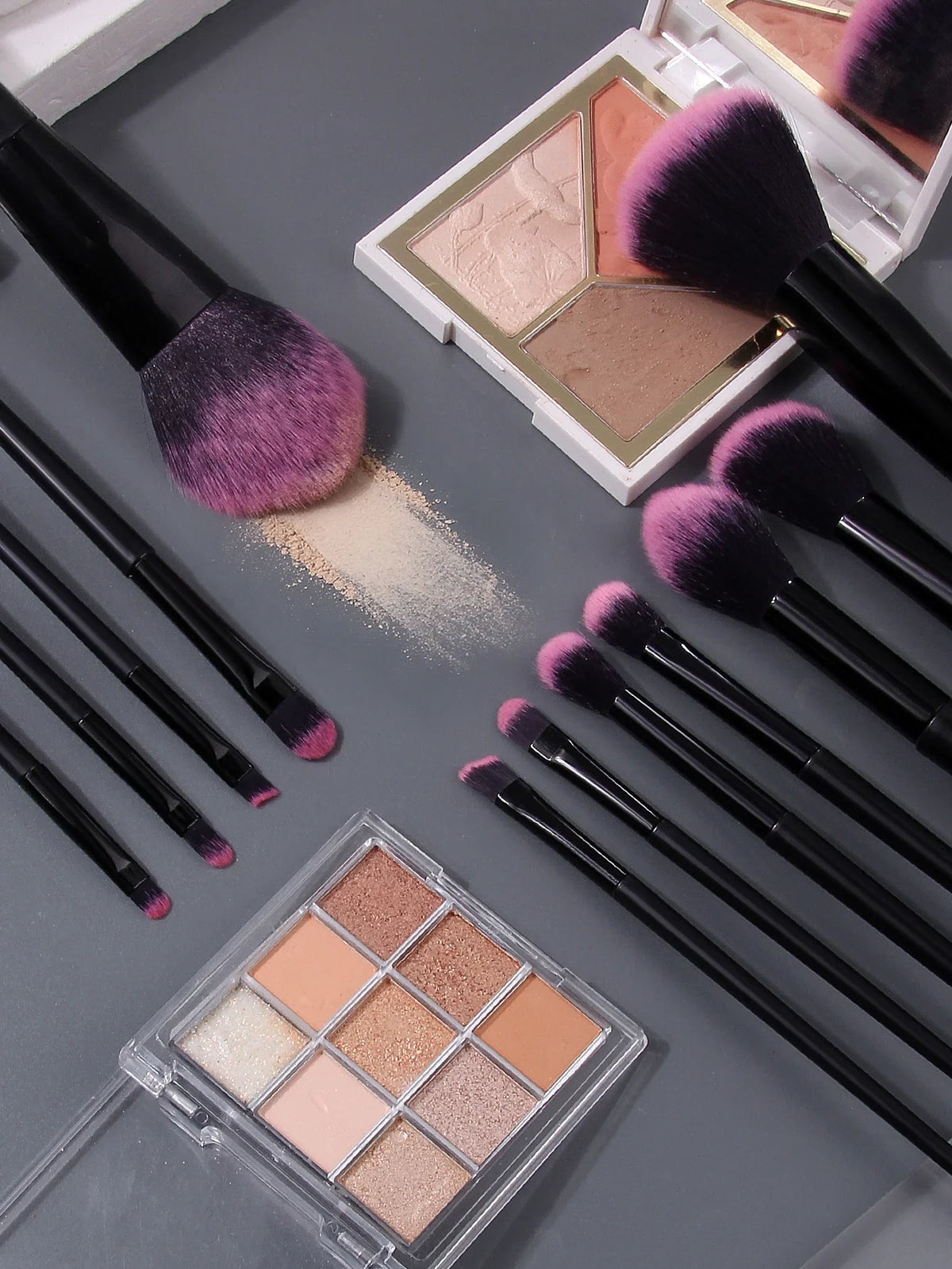 16-Piece Professional Makeup Brush Set – Soft Fluffy Brushes