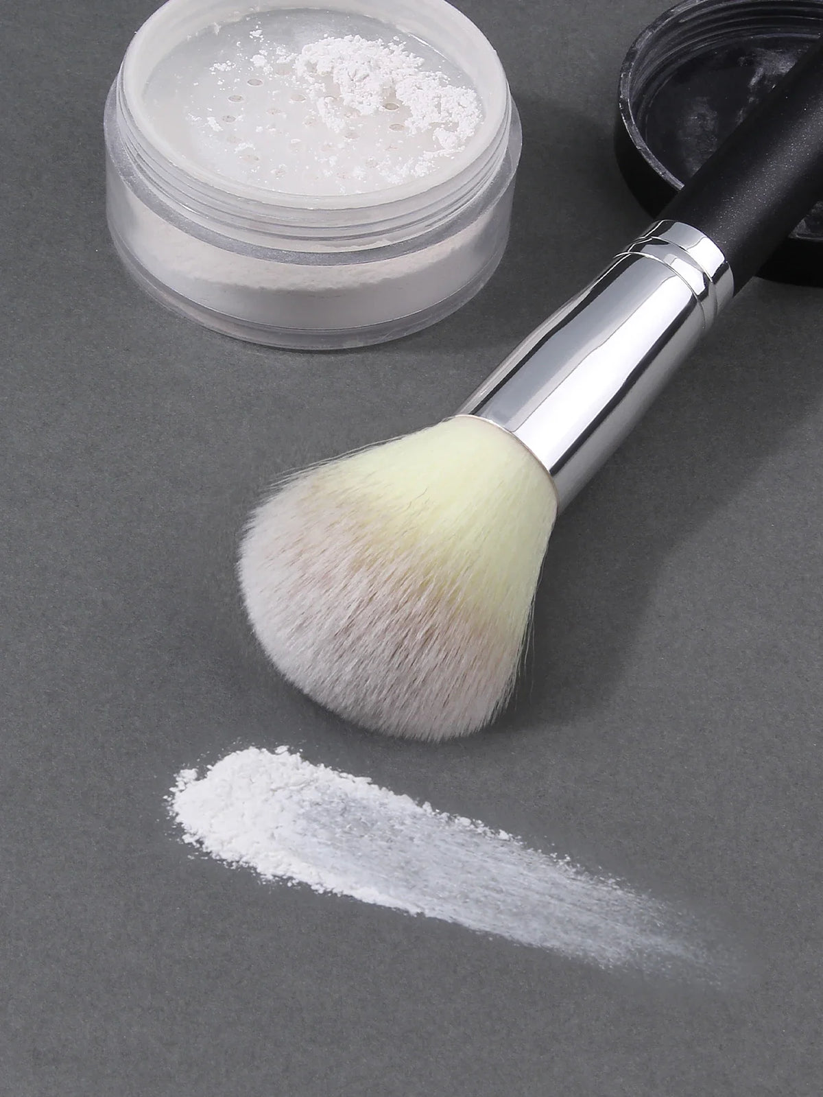 Three-Color Blush & Contour Brush – Wood Handle Makeup Tool