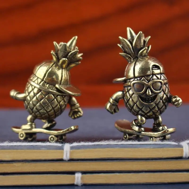 Brass Skateboarding Pineapple Figurine – Retro Desktop Ornament