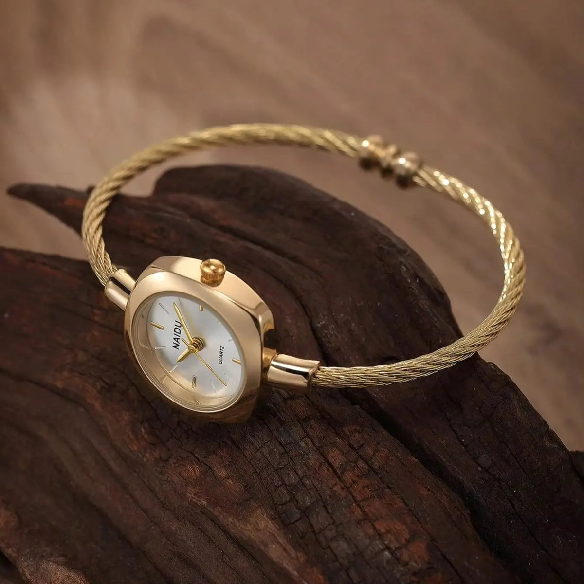 Women's Retro Quartz Watch – Stainless Steel Band, 3 Bar