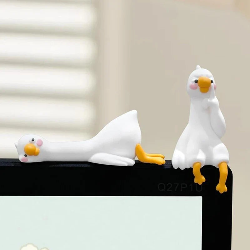 3D Resin Duck Ornament – Desk, Dashboard & Monitor Decor