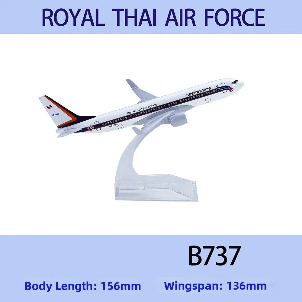 GOL Airlines Boeing B737 Diecast Model Plane 1/246 Scale 15.6cm