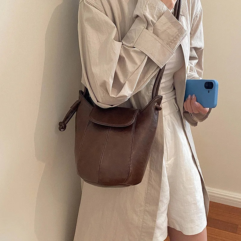 Nixie Retro Patent Leather Bucket Bag | Women's Crossbody