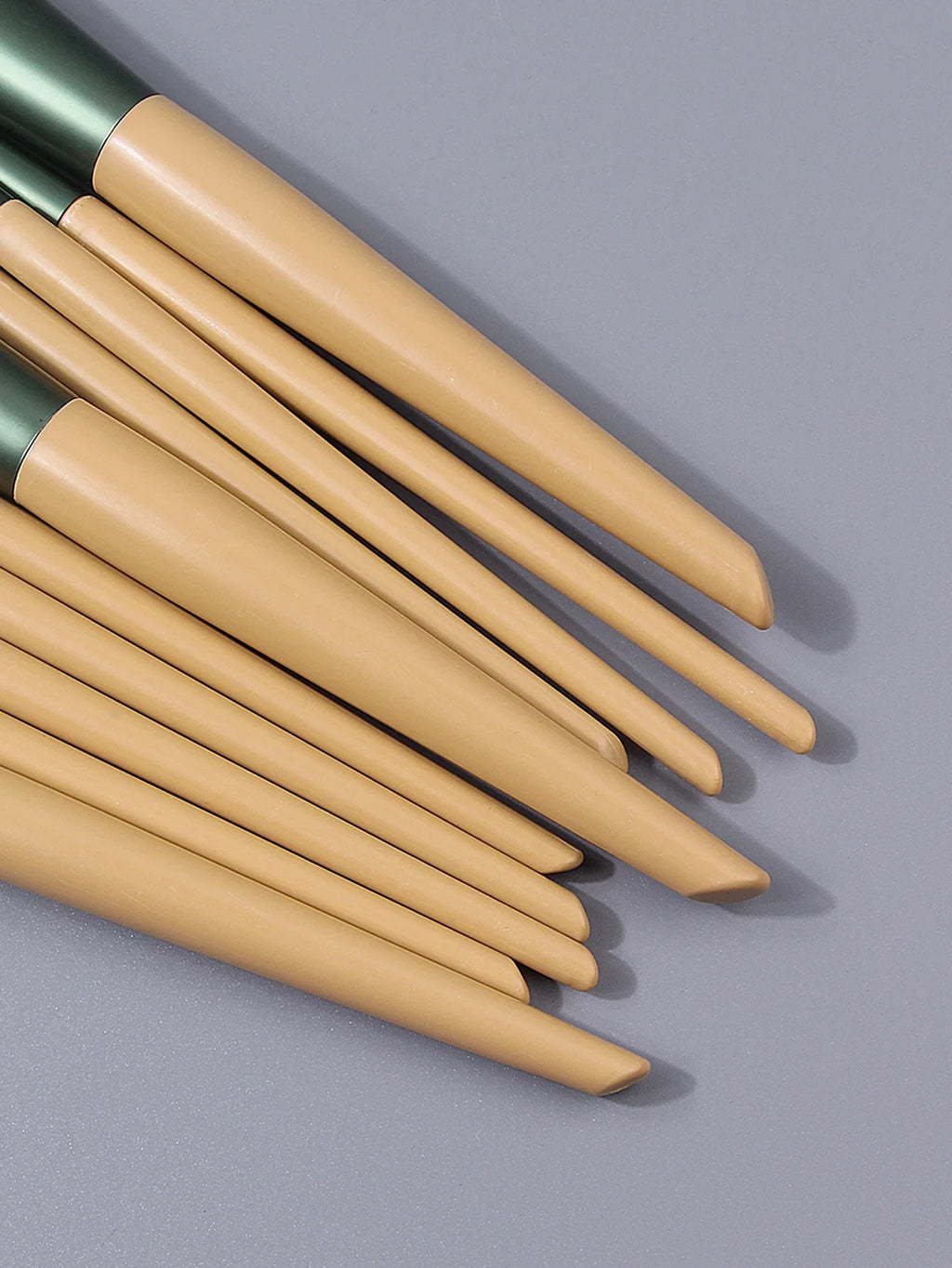 10-Piece Beginner Makeup Brush Set with Glitter Storage Bucket