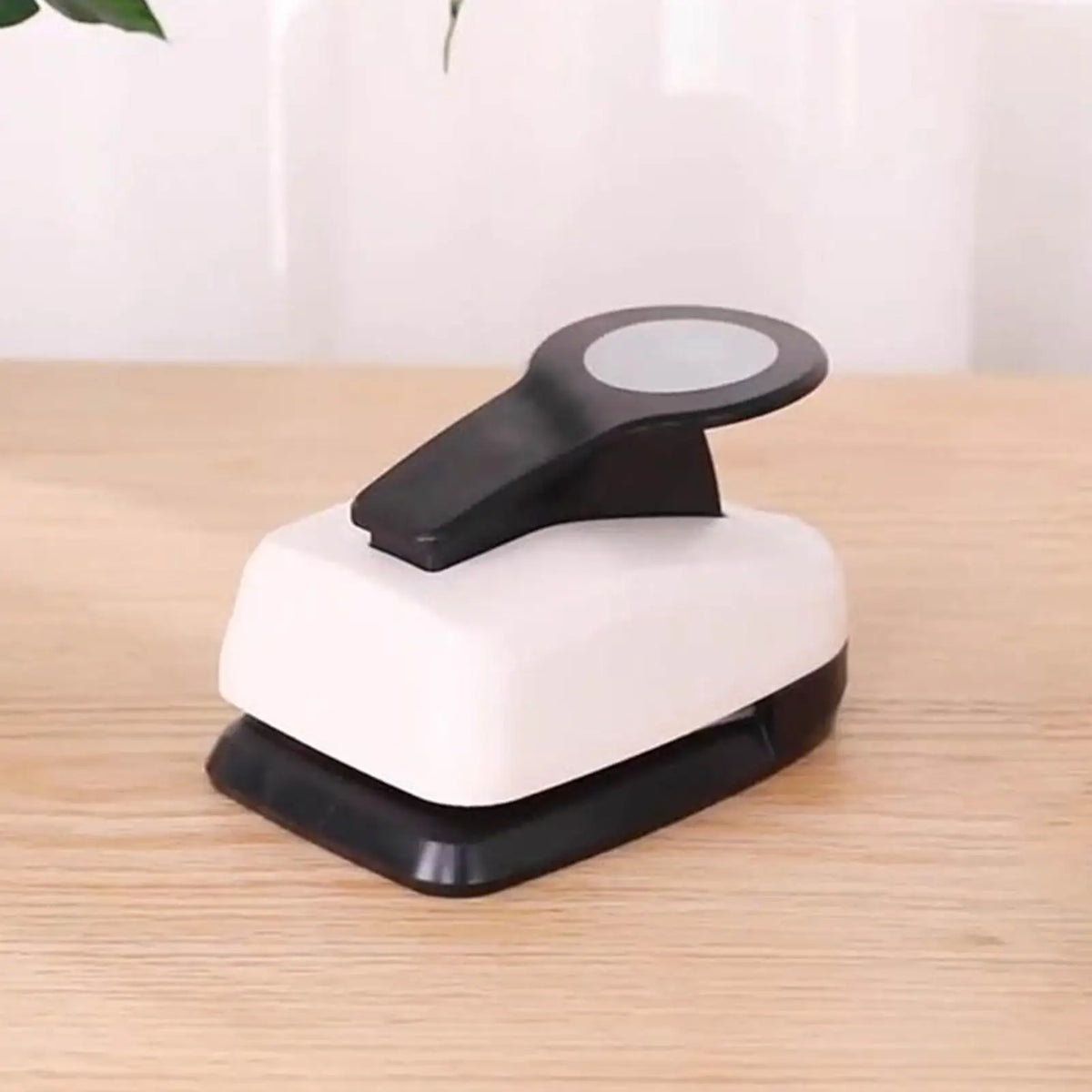 Round Craft Hole Punch – Shape Cutter for Scrapbook & Cards