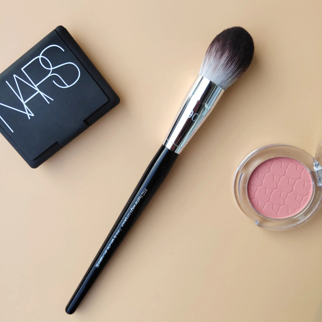 Pro Featherweight Complexion Brush #90 – Foundation & Blush