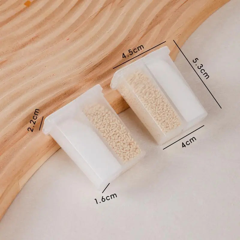 2-in-1 Camping Spice Shaker Dual Compartment Salt & Pepper Jar