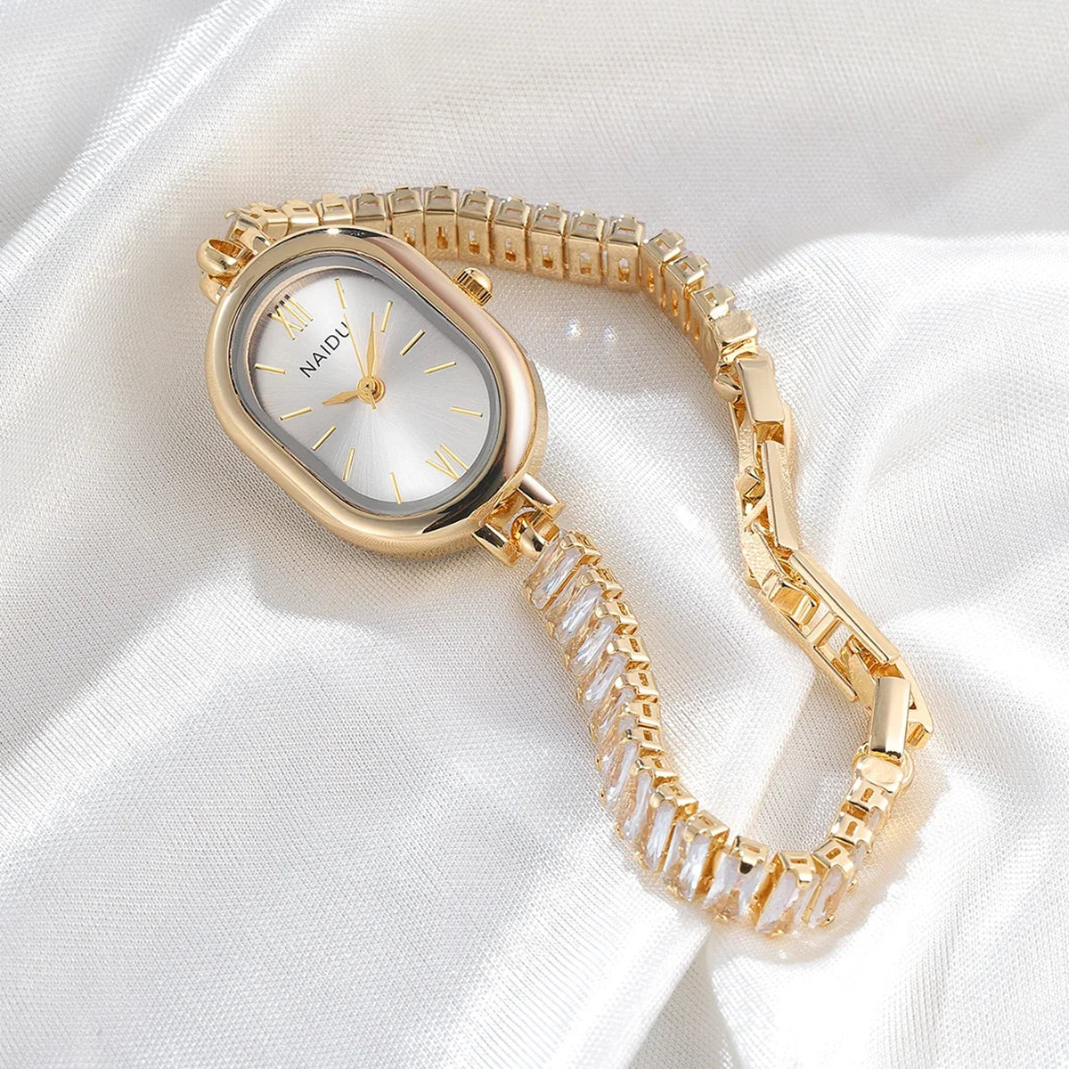 Women's Artistic Quartz Watch – Minimalist Numberless Dial