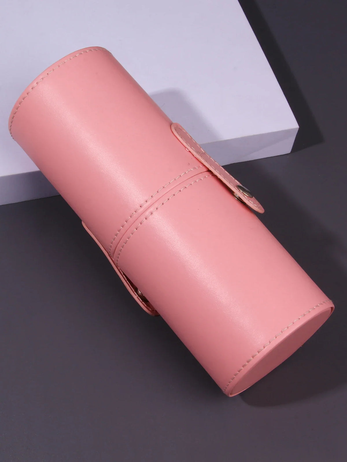 Portable Dustproof Makeup Brush Holder with Lid – Multi-Color