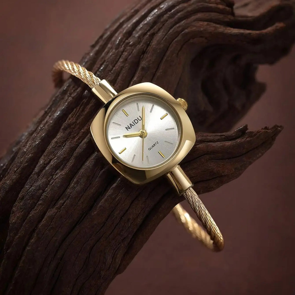 Women's Retro Quartz Watch – Stainless Steel Band, 3 Bar