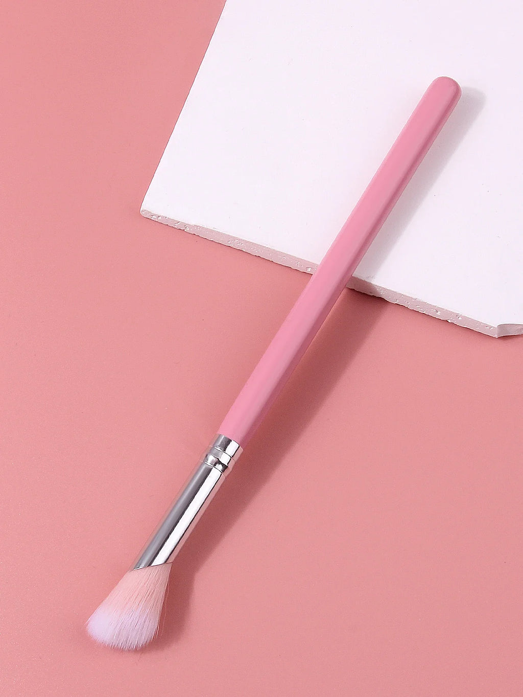 Pink Angled Highlight & Contour Brush – Nose Shadow Tool