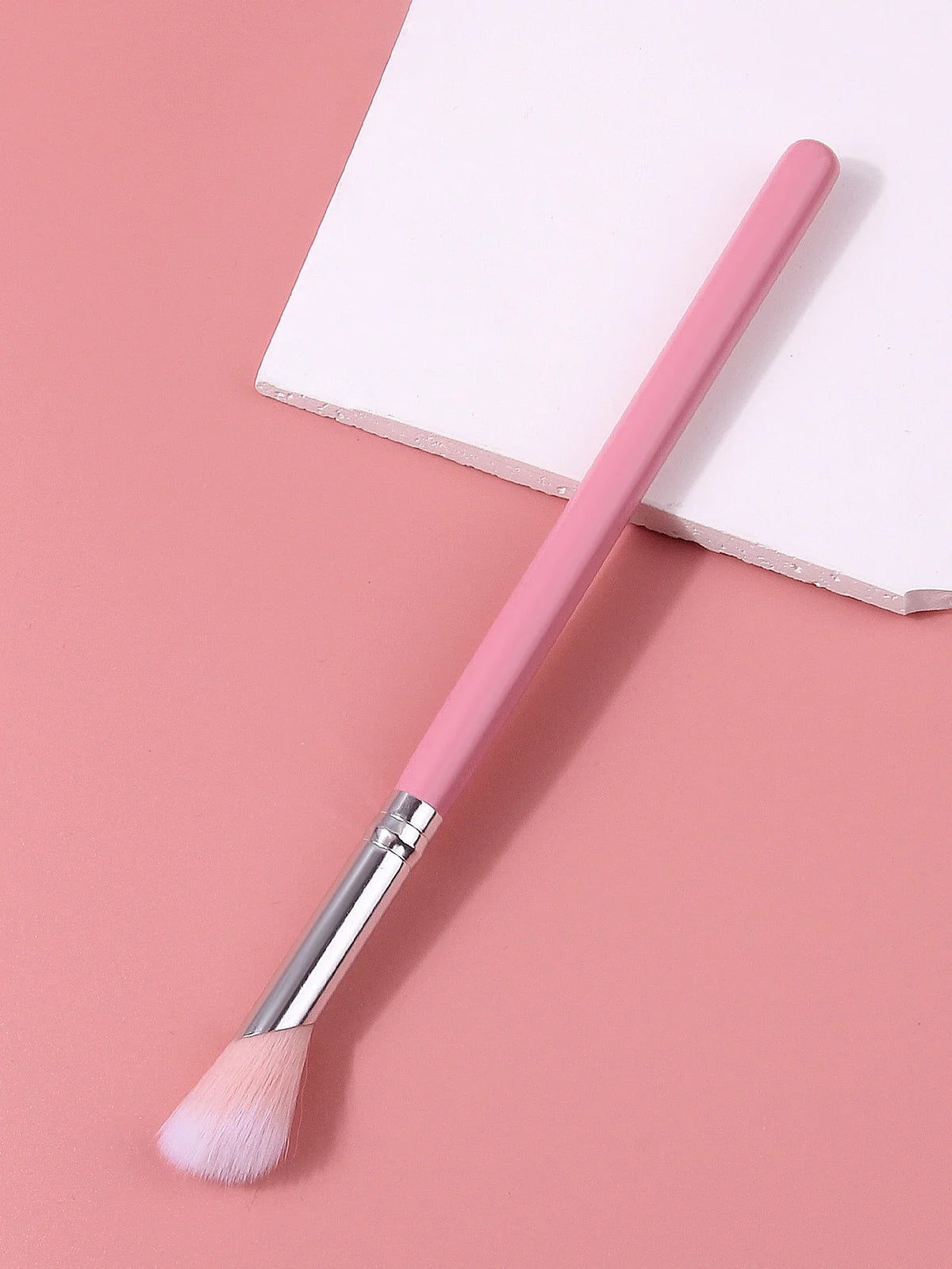 Pink Angled Highlight & Contour Brush – Nose Shadow Tool