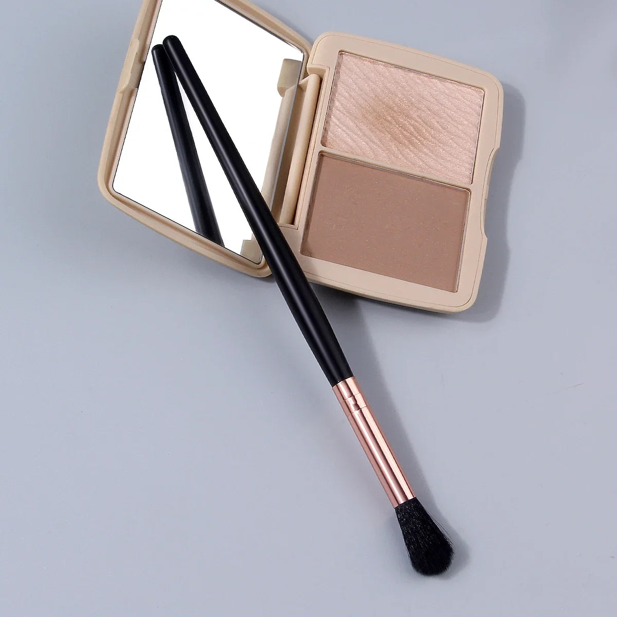 Nixie Multifunctional Highlighter Blush & Contour Makeup Brush