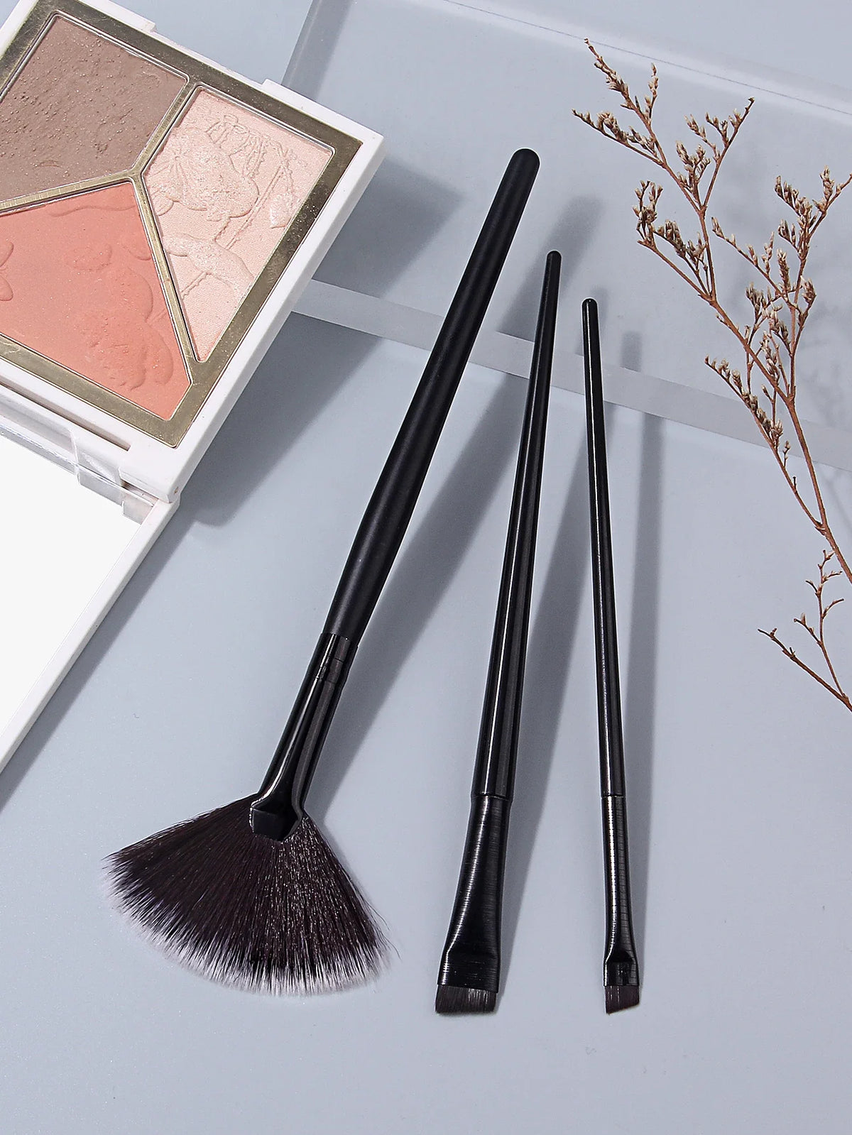 3-Piece Fan Highlighter & Angled Eyebrow Makeup Brush Set