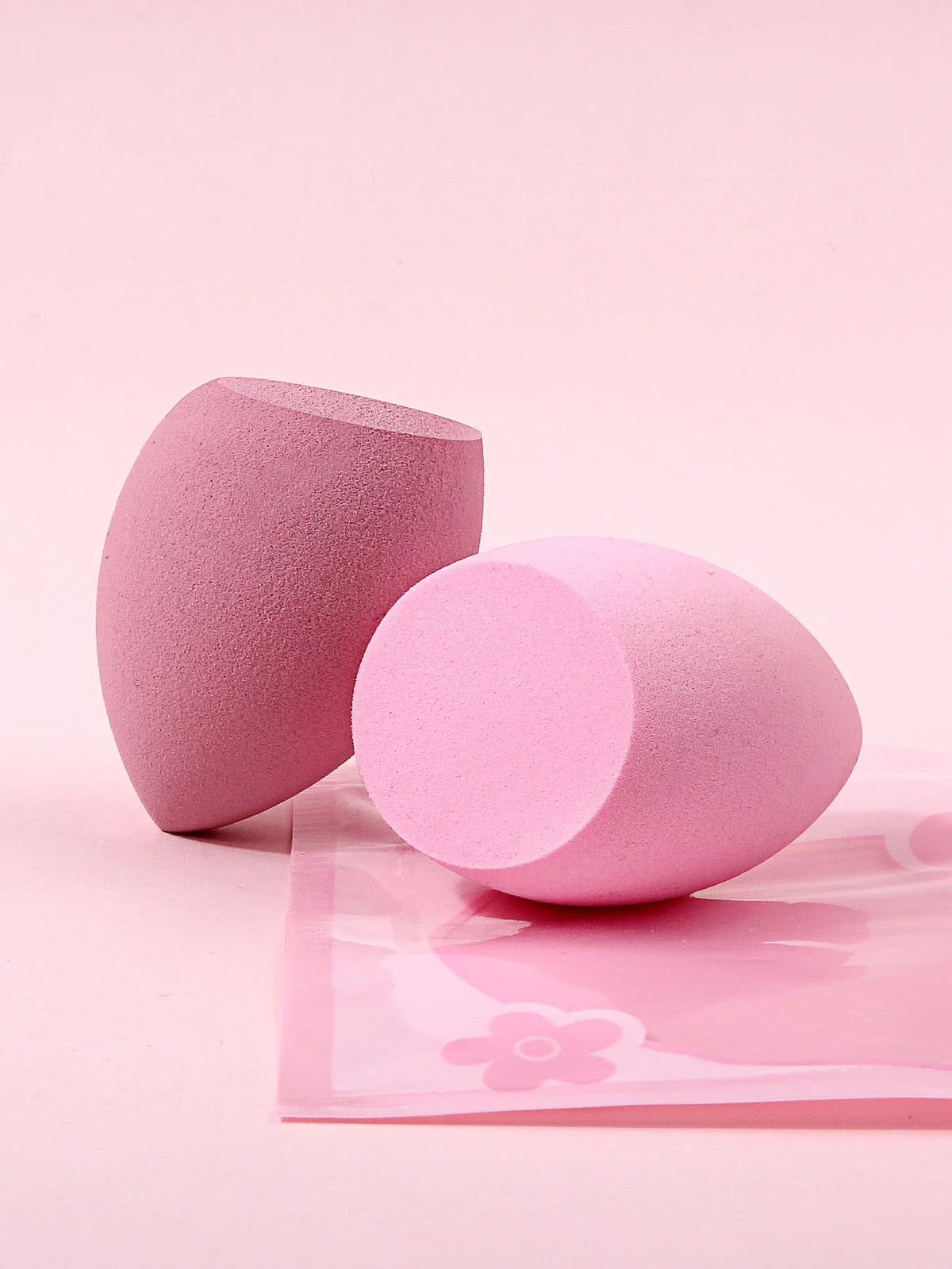 Large Soft Elastic Makeup Blending Sponge – Wet & Dry Use