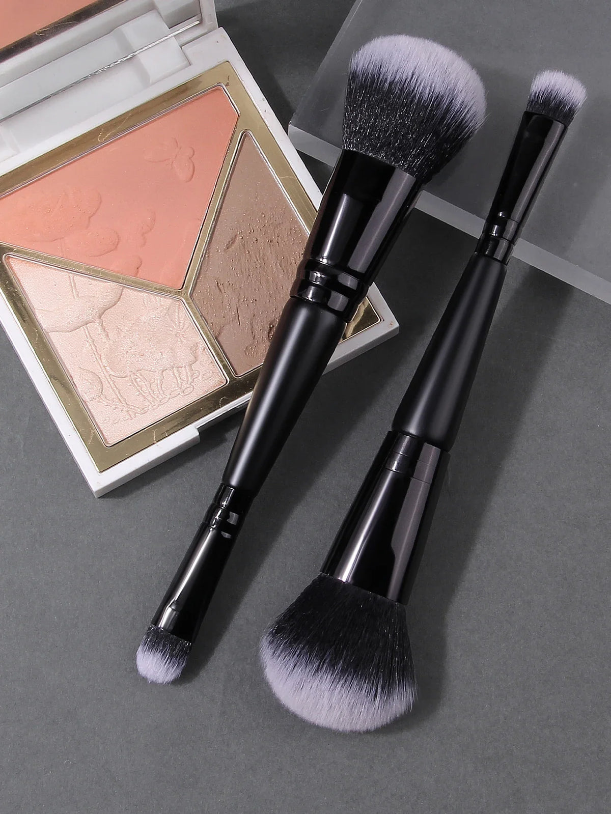 2-in-1 Double Head Makeup Brush – Foundation & Blush Tool