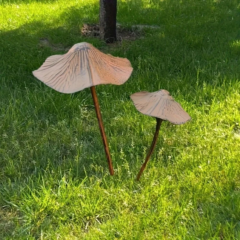 Retro Metal Rusty Mushroom Garden Lawn Decoration Set