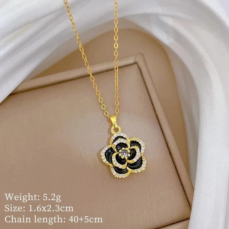 Women's Minimalist Flower Pendant Choker Necklace – Gold