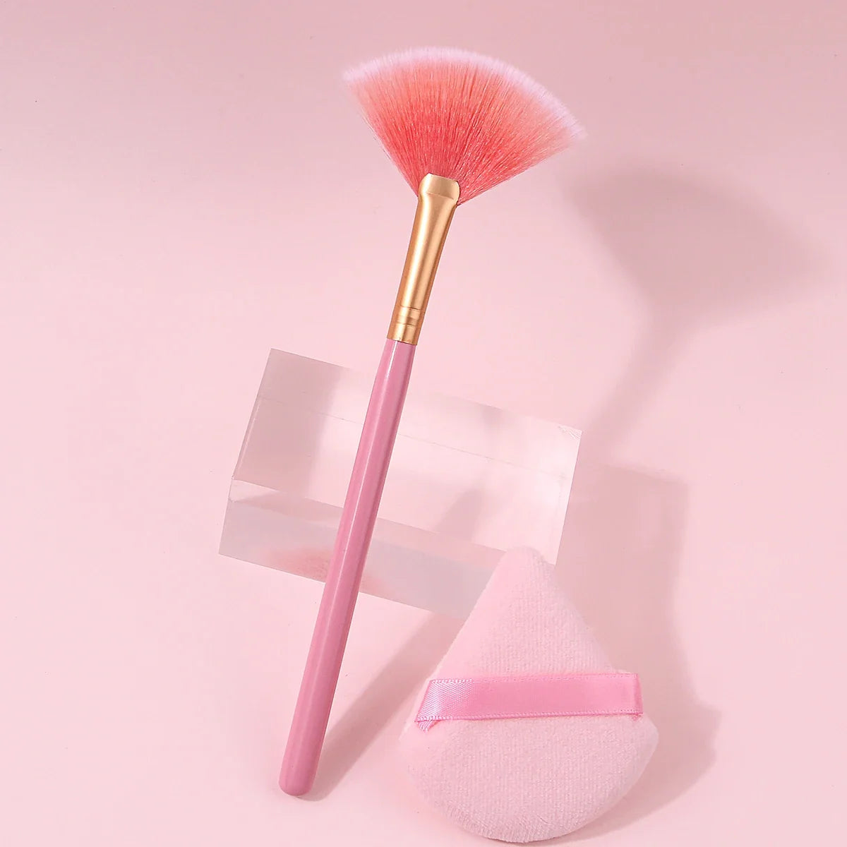 Nixie Pink Fan Brush Set – Highlighter, Blush & Sponge