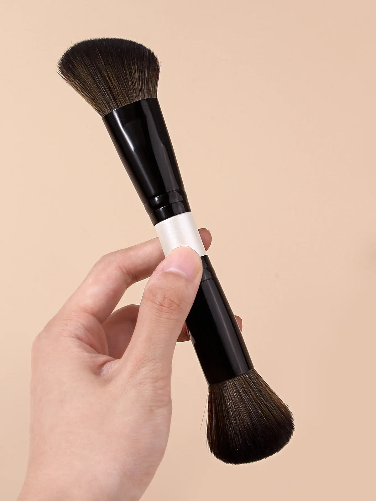 Nixie Double-Headed Makeup Brush – Contour Blush Powder