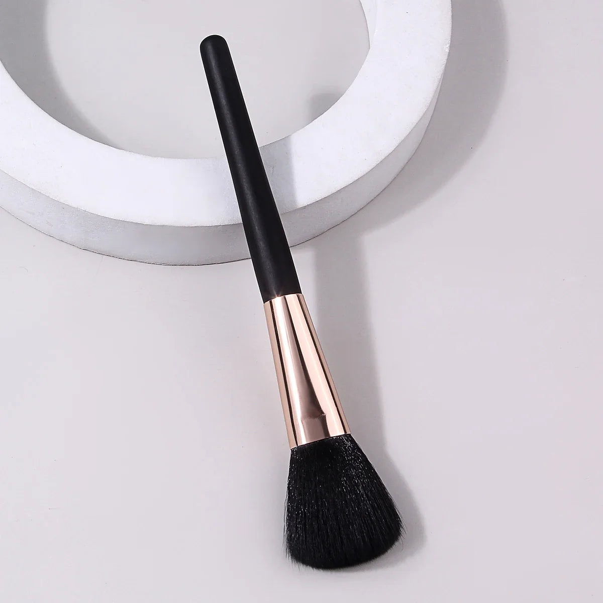 Round Head Makeup Brush – Contour, Blush & Highlight