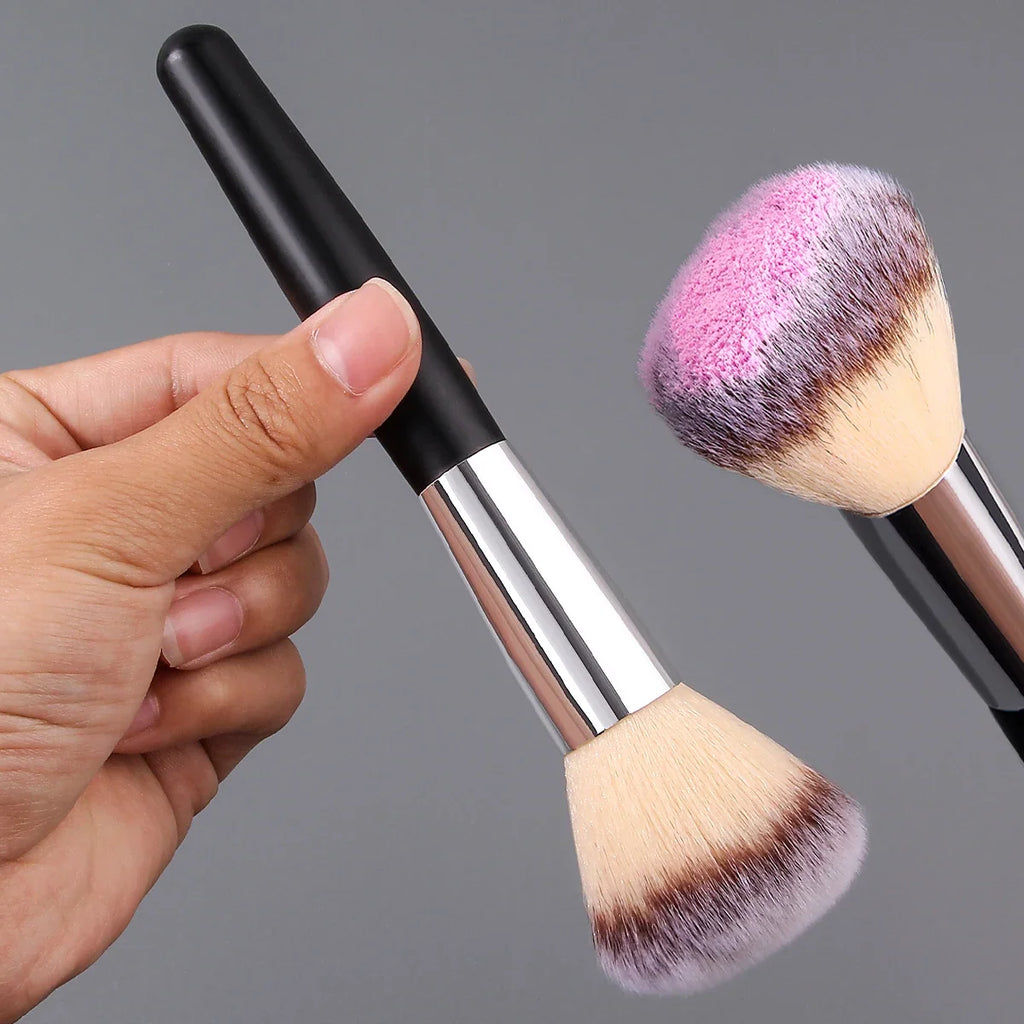 Fluffy Nylon Blush Brush with Wooden Handle – Makeup Brush